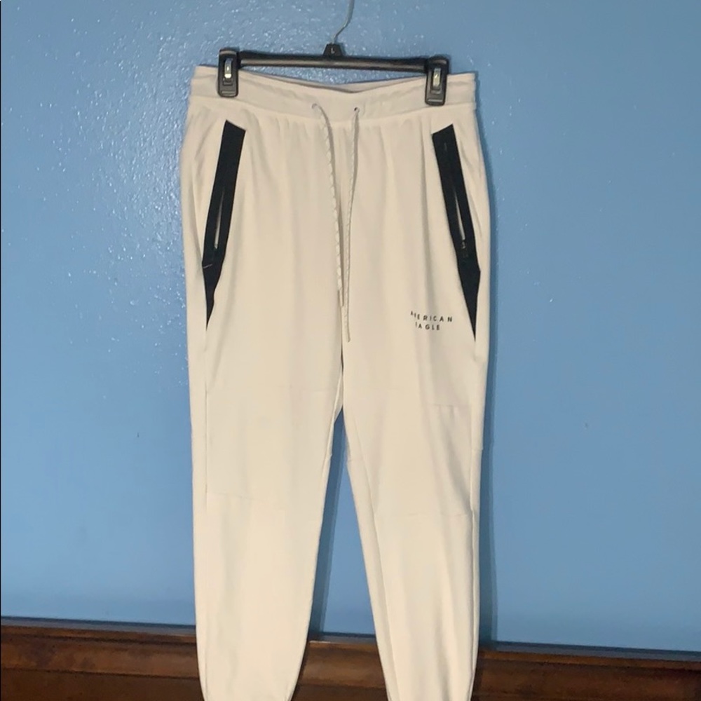 White American eagle joggers